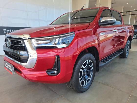 TOYOTA HILUX 2.8 D-4D TURBO DIESEL CD SRX LIMITED 4X4 AUTOMÁTICO